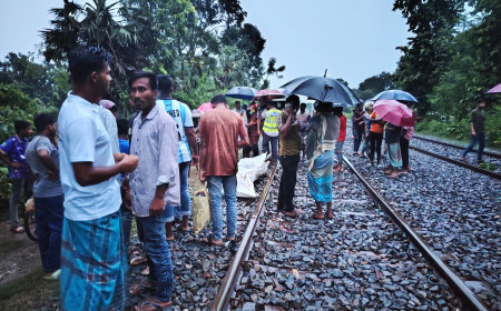 দামুড়হুদায় বন্ধুর বাড়ি বেড়াতে এসে ট্রেনে কাটা পড়ে দু'বন্ধু নিহত, এক বন্ধু আহত