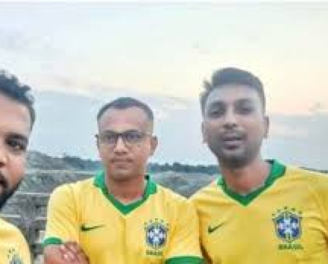 আর্জেন্টিনা সমর্থককে ব্রাজিলের জার্সি পরিয়ে পোস্ট, থানায় অভিযোগ ছাত্রদল নেতার